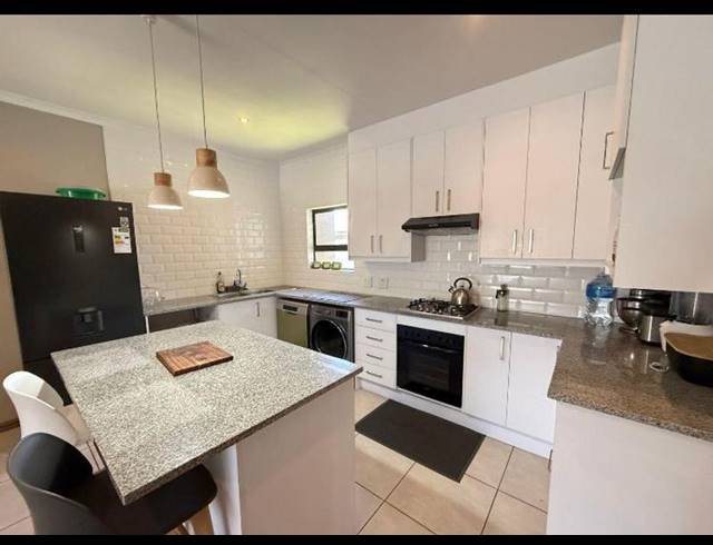 2 BEDROOM PROPERTY TO RENT IN VICTORY PARK